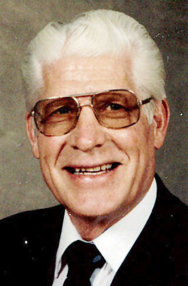 Iowa Grant Hall.jpg